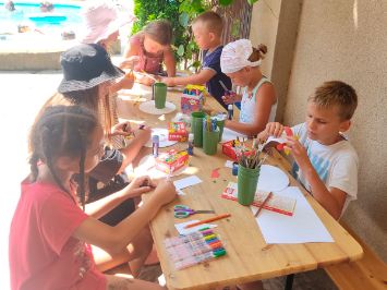 Лепка из пластилина или глины